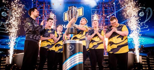 随着足球比 随着足球比